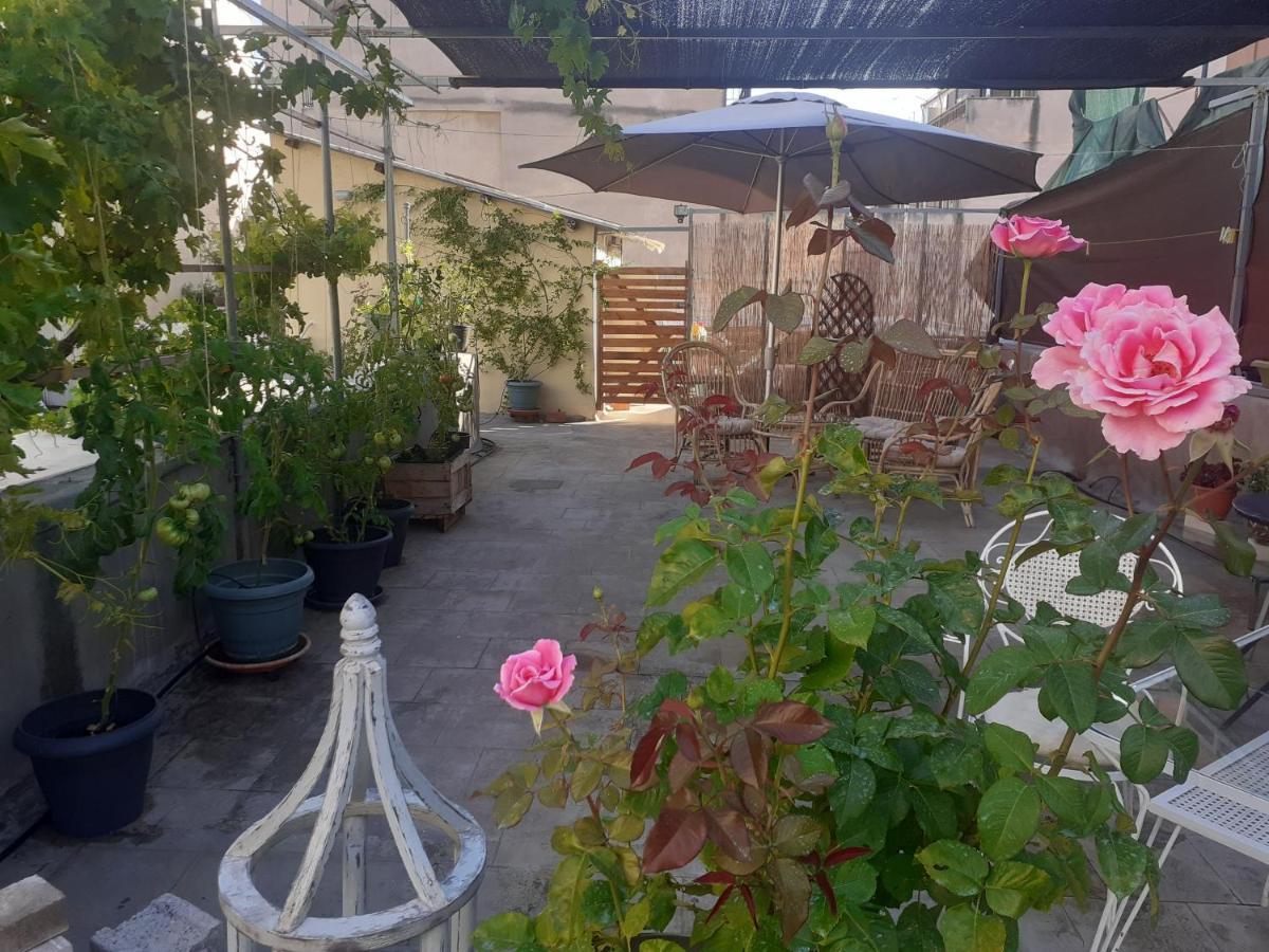 17 Flats And Roof Garden Apartment Athena Bagian luar foto