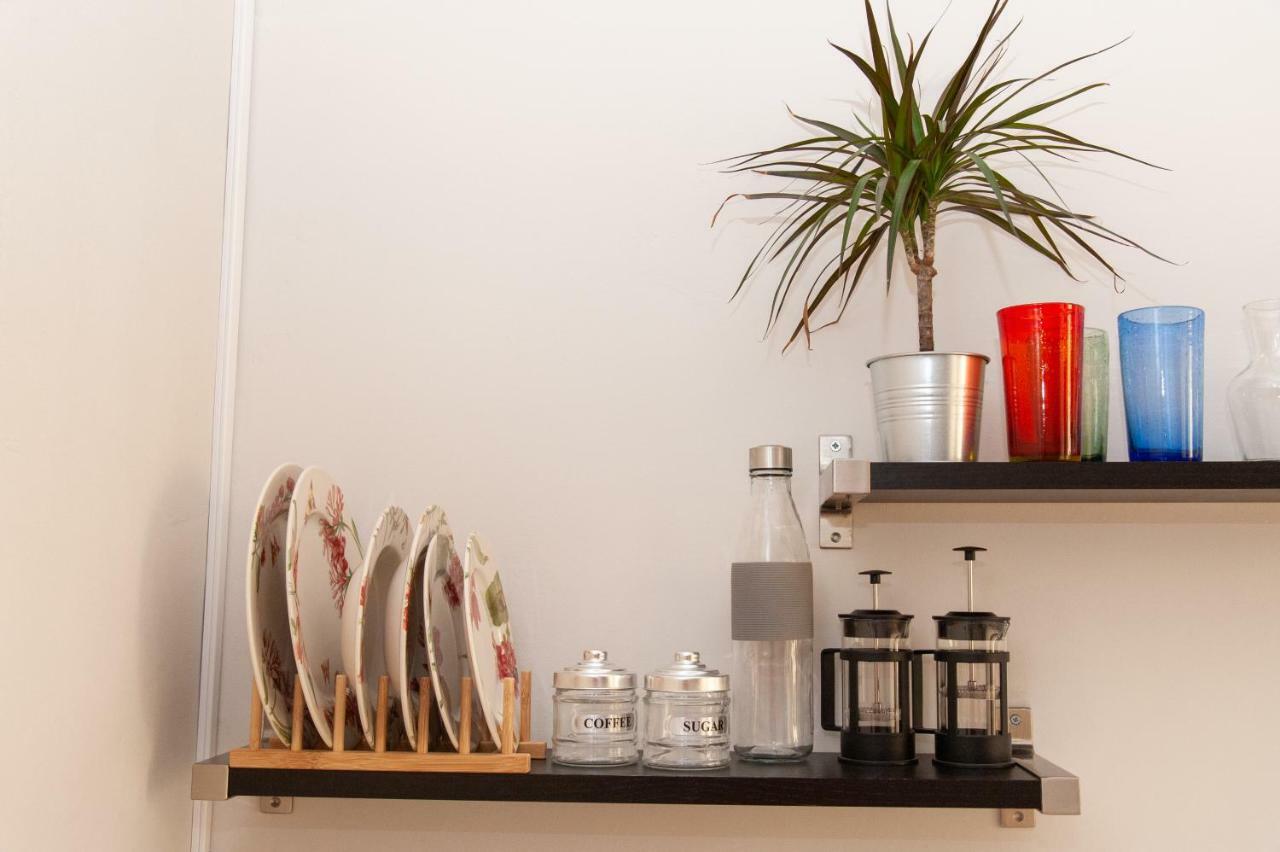 17 Flats And Roof Garden Apartment Athena Bagian luar foto