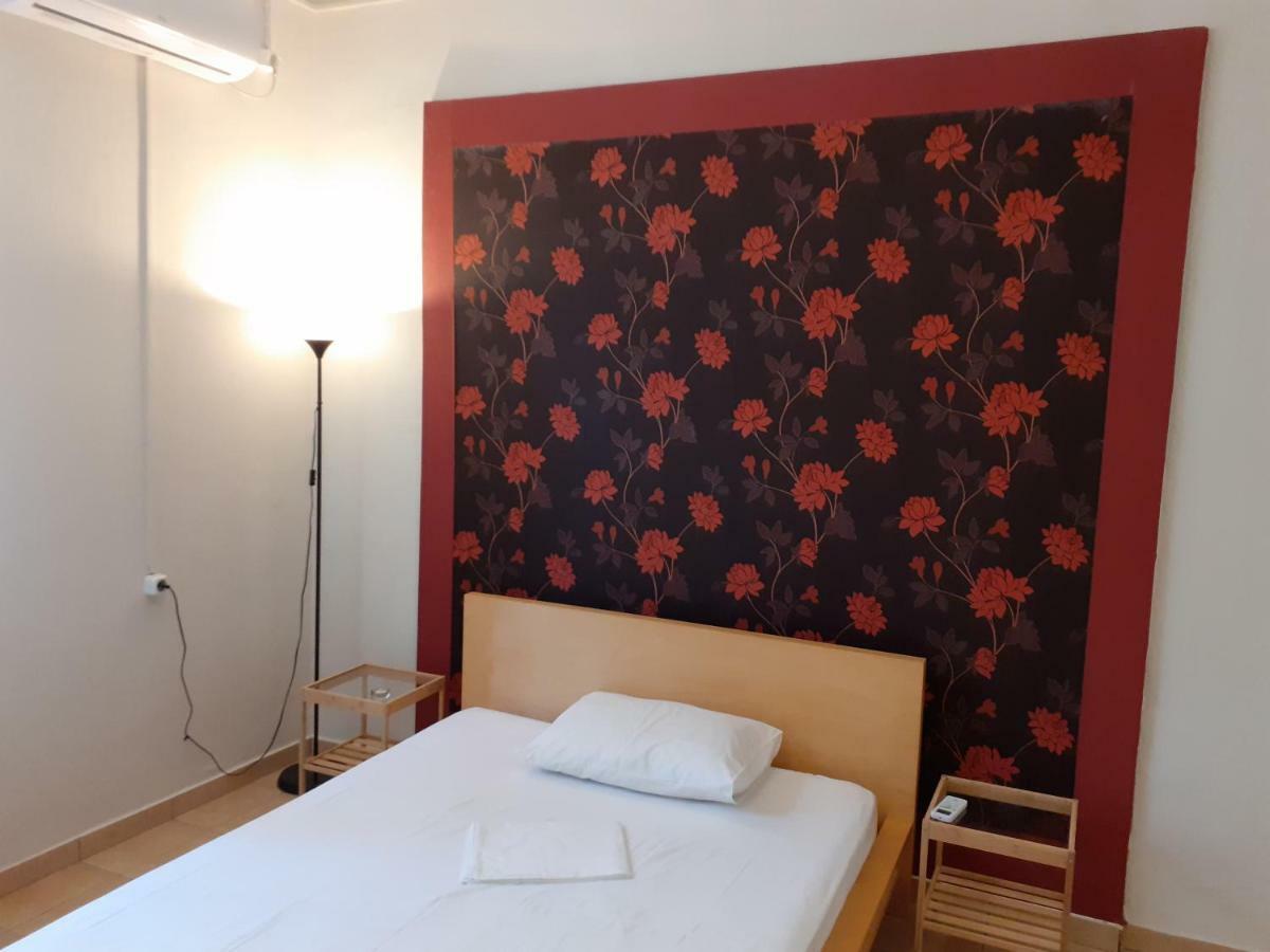 17 Flats And Roof Garden Apartment Athena Bagian luar foto